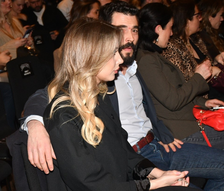 Yeni aşk konserde ortaya çıktı