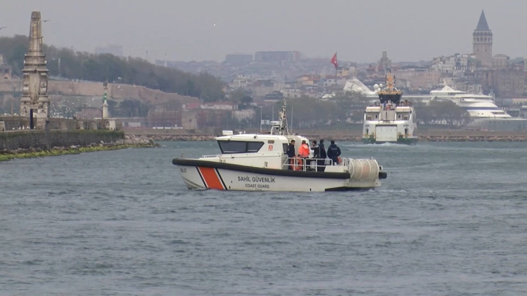 Vapura binen yolcu sefer esnasında kayboldu, Boğazda arama başlatıldı