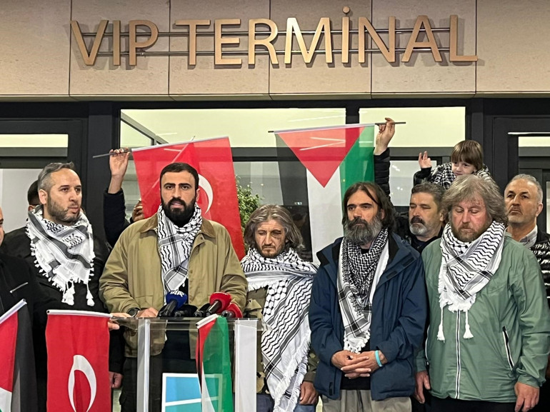 İsrailin alıkoyduğu Türk aktivist yurda döndü: Yunanistana İsrail ile işbirliği suçlaması