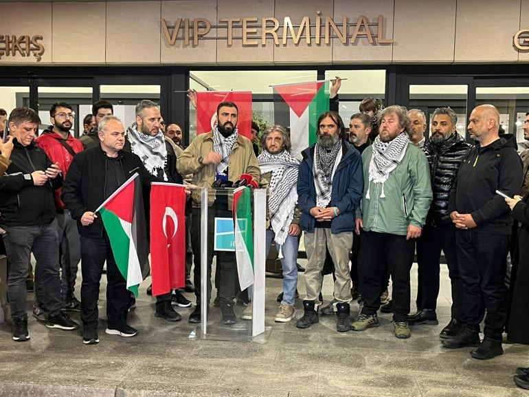 İsrailin alıkoyduğu Türk aktivist yurda döndü: Yunanistana İsrail ile işbirliği suçlaması