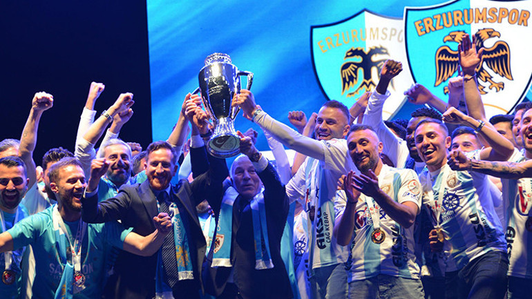 Erzurumspor, transfer yasağı ve depremle boğuştuğu 3 yılın ardından Süper Lig'e yükseldi — image 3