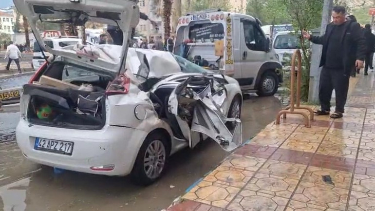  Genç kız gözyaşları içinde toprağa verildi