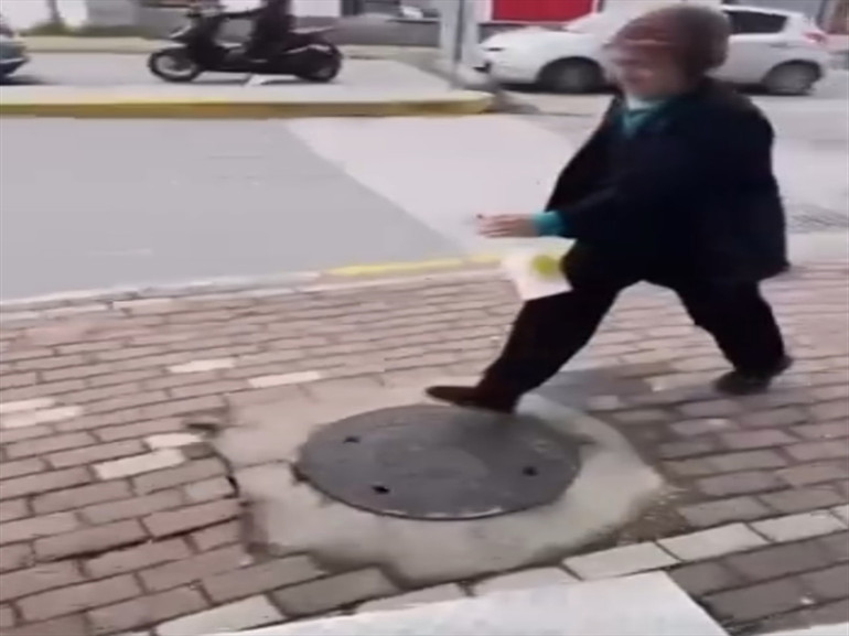 Tepki çeken görüntüler Kediyi yanına çağırıp yüzüne yağ çözücü sprey sıkmıştı... Adli kontrol şartıyla serbest bırakıldı