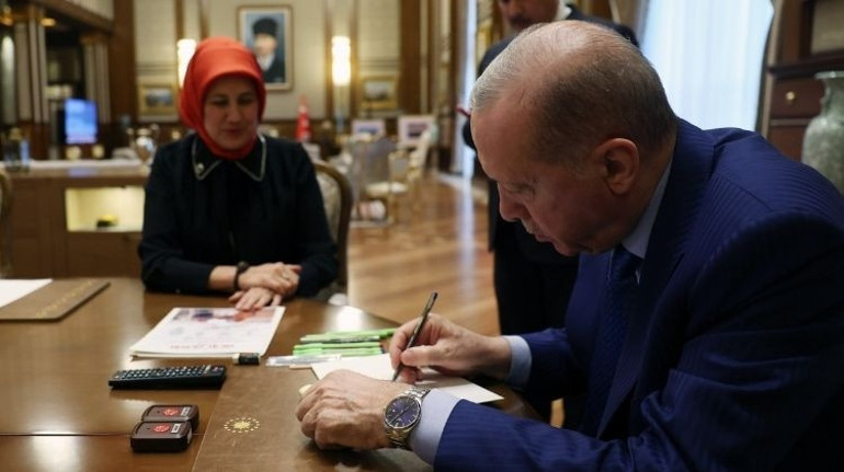 Cumhurbaşkanı Erdoğandan Türk Kızılaya kurban bağışı
