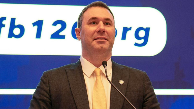 Son dakika - Aziz Yıldırım, Fenerbahçe başkanlığına aday olduğunu açıkladı Bir aday destek için resmen çekildi