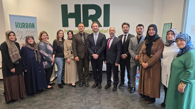 Başkonsolos Al, HRI İnsani Yardım Derneği’ni ziyaret etti