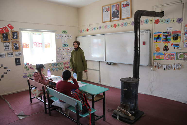 Mezrada bir eğitim hikayesi... Kevser öğretmen ve Yusuf ile Melek