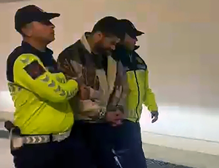 Döverek öldürüp kaza süsü vermeye çalıştılar 3 kişi cinayetten tutuklandı