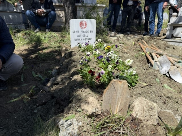 Bir vefa hikayesi Silah arkadaşı tesadüfen fark etmişti: Şehidin naaşı 61 yıl sonra baba ocağında