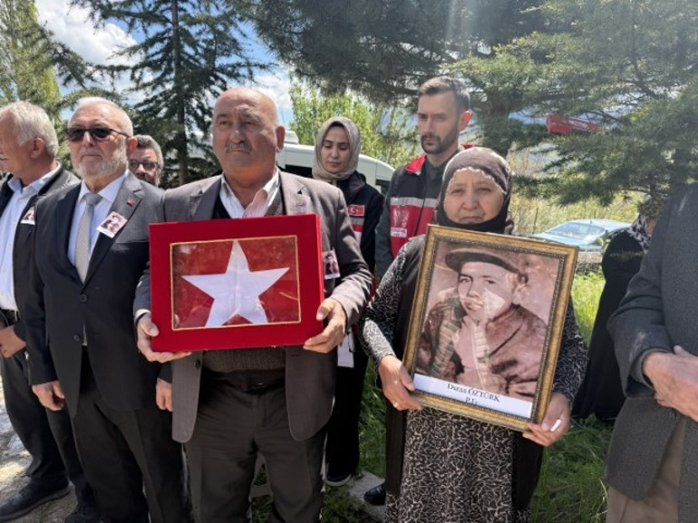 Bir vefa hikayesi Silah arkadaşı tesadüfen fark etmişti: Şehidin naaşı 61 yıl sonra baba ocağında
