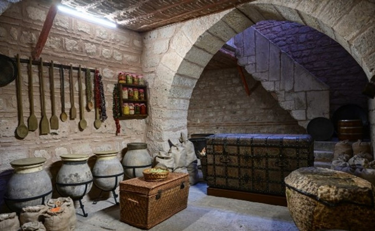Topkapı Sarayının harem bölümündeki Kadınefendiler ve Cariyeler Taşlığı ziyarete açıldı