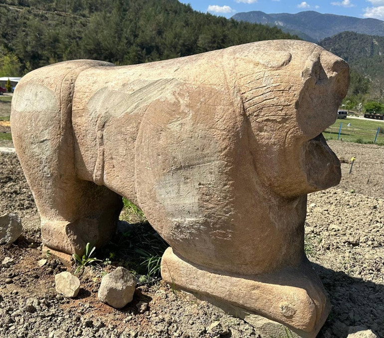 Karabükte tarihi eser operasyonunda aslan heykeli ele geçirildi