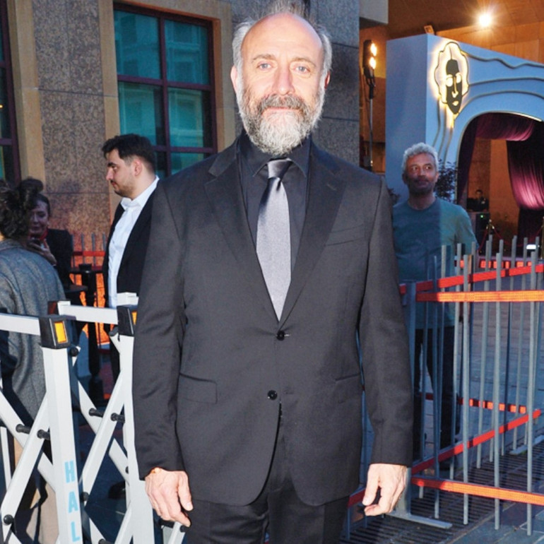 Halit Ergenç: Bergüzar alın teriyle zayıfladı