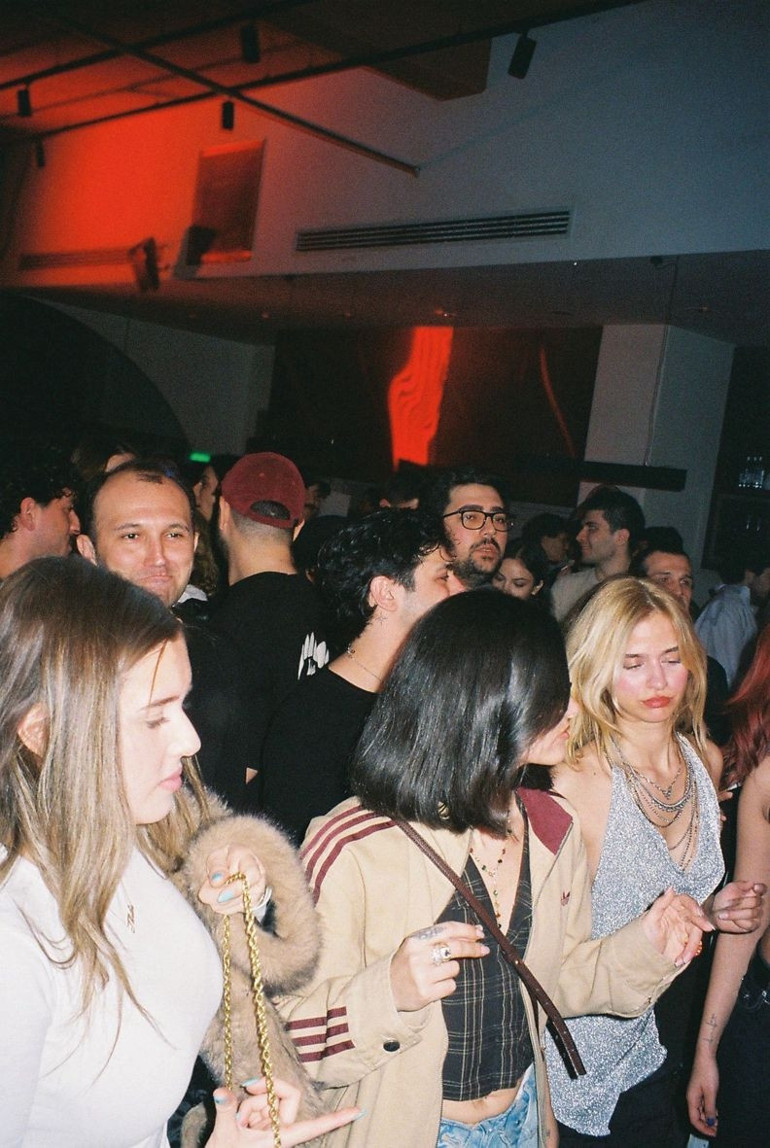 Yükselen tempo, bitmeyen gece