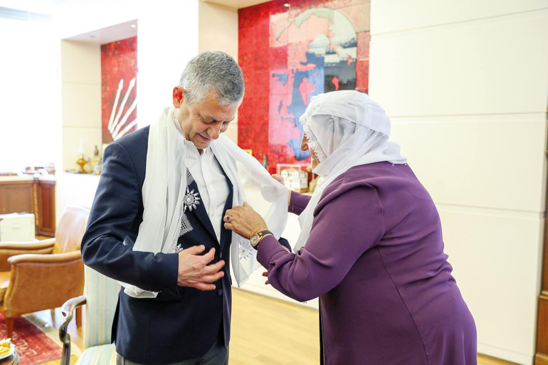 Barış Annelerinden Özgür Özel’e ziyaret