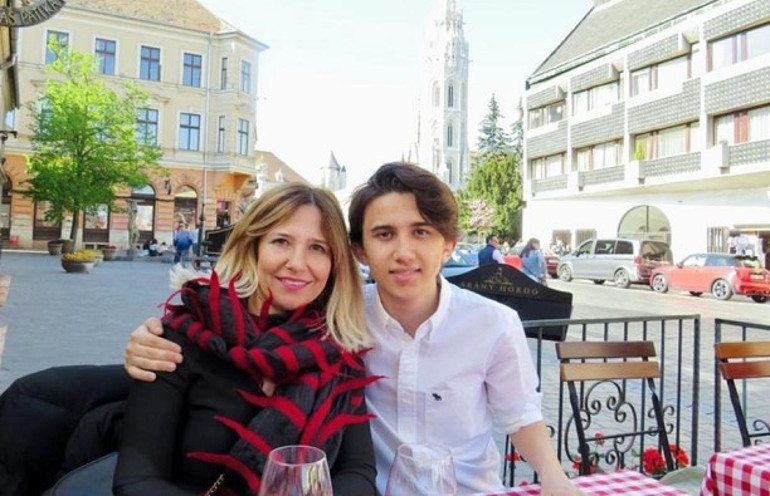 %100&MORE İlham Veren Sohbetler Seda Diker: “Mükemmel anne” baskısı kadınları tüketiyor