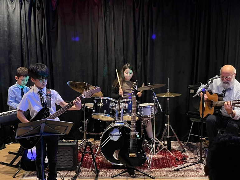 Rockçu çocuklar Londra’yı salladılar