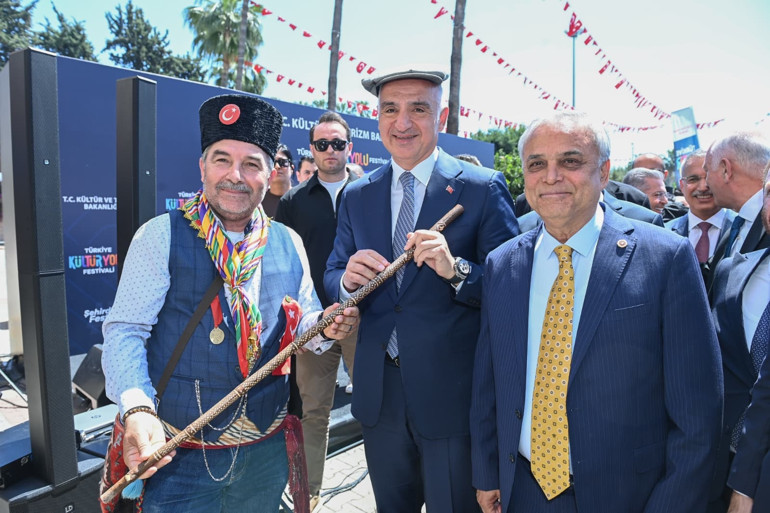 Akdenizin incisi ilk kez Kültür Yolu sahnesinde Mersinde festival coşkusu başladı