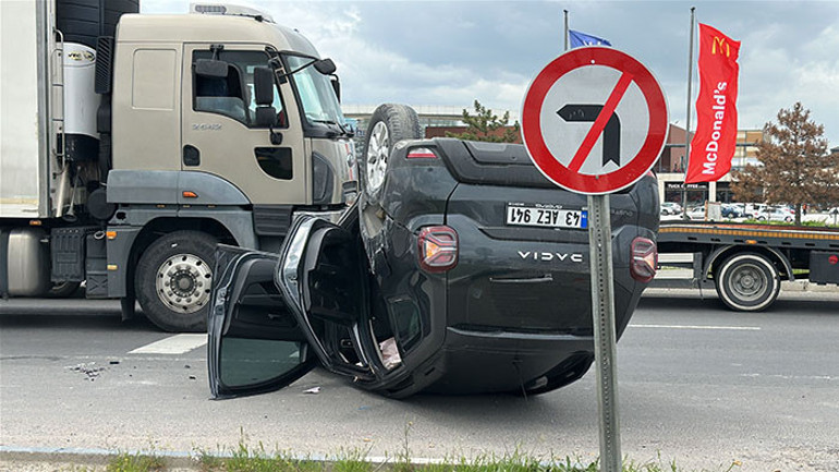 Kütahya’da zincirleme kaza: 2’si çocuk 3 kişi yaralandı