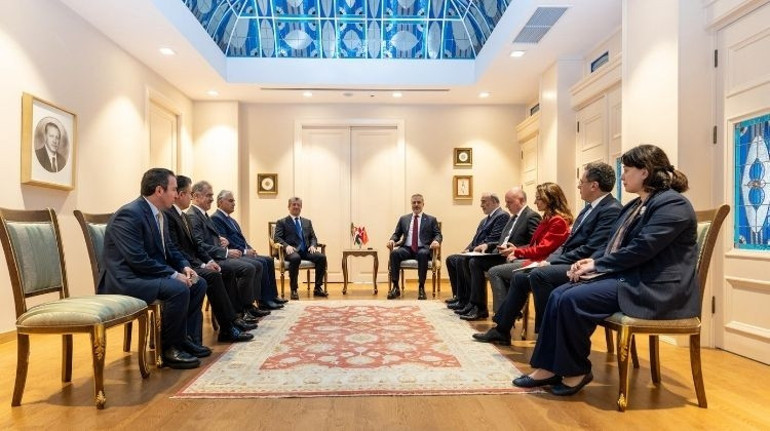 Dışişleri Bakanı Fidan, IKBY Başbakanı Barzani ile görüştü