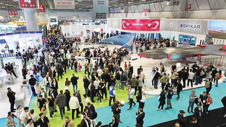 Fuarı 200 bin kişi gezdi… Ambargocu Kanada da SAHA’daydı