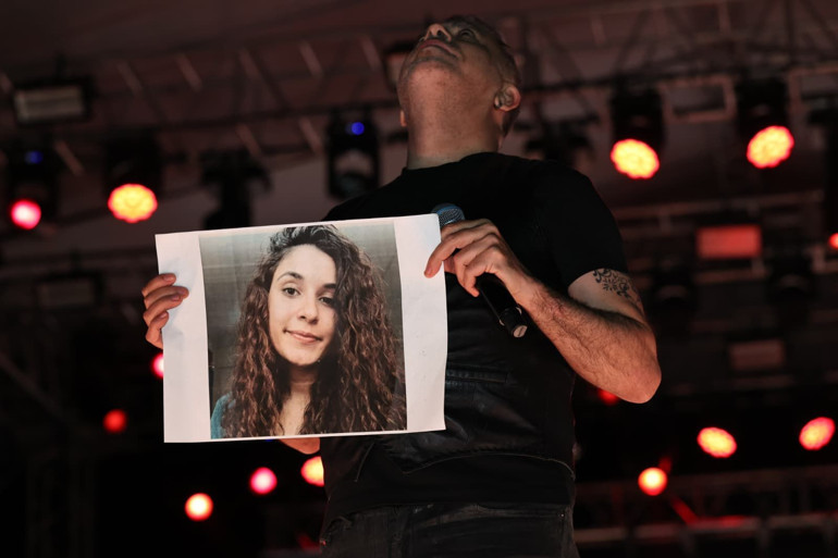 Haluk Levent, Tunceli konserinde Gülistan Doku’yu unutmadı