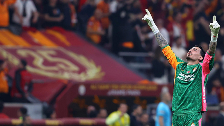 Uğurcan Çakırdan Trabzonspora gönderme