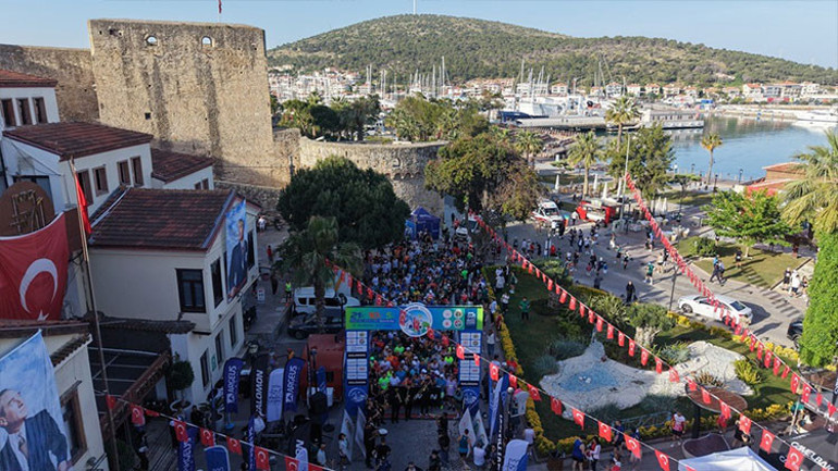 Salomon Çeşme Yarı Maratonu’nda ödüller sahiplerini buldu