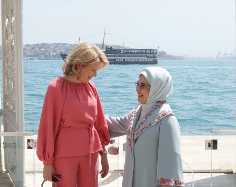 Emine Erdoğan, Kraliçe Mathilde ile bir araya geldi