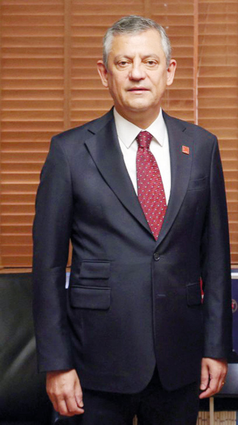 Gündemi değiştirmenin raconu