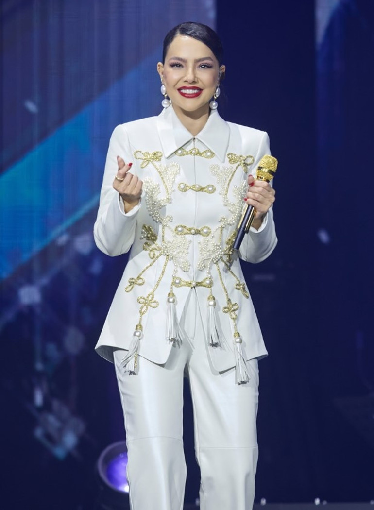 Ebru Gündeşten sezon finali