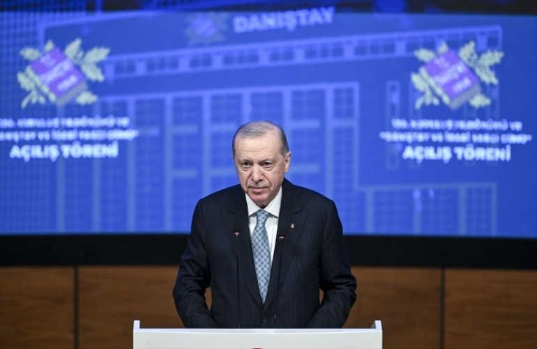 Cumhurbaşkanı Erdoğandan yeni Anayasa açıklaması: Türk siyasetinin boynunun borcu