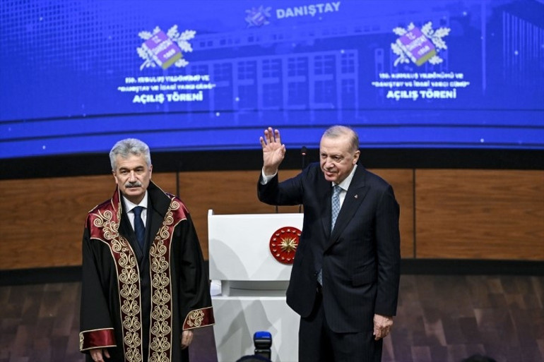 Cumhurbaşkanı Erdoğandan yeni Anayasa açıklaması: Türk siyasetinin boynunun borcu