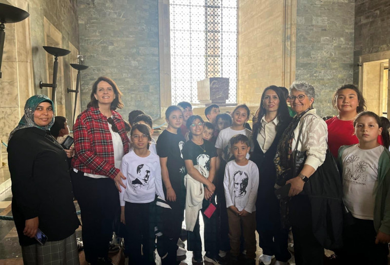 Mum üretip Anıtkabir’i ziyaret ettiler
