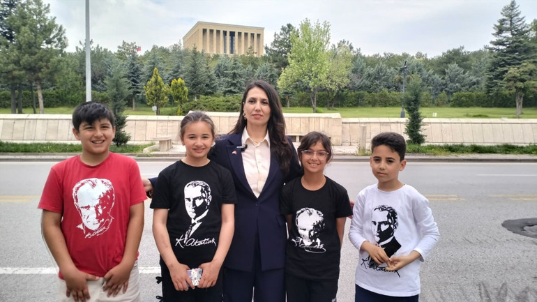 Mum üretip Anıtkabir’i ziyaret ettiler