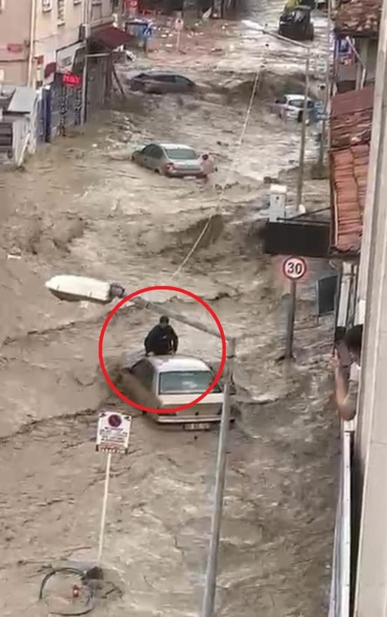 Samsunda sağanak sonrası oluşan selde hafif yaralanan 12 kişi hastaneye kaldırıldı