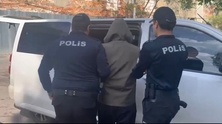 Galatasaray futbolcusu Lucas Torreiraya yumruklu saldırının detayları ve görüntüleri ortaya çıktı Saldırgan tutuklandı