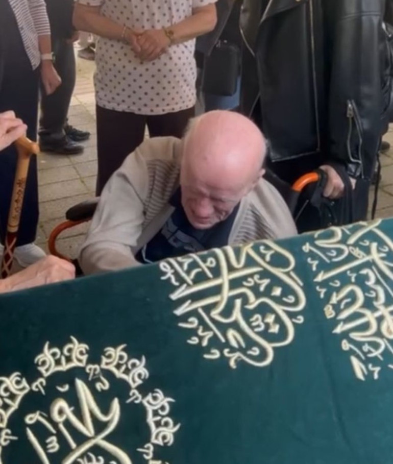 Eczacı Bahadır son yolculuğuna uğurlandı... Babasından Alp Balkana veda