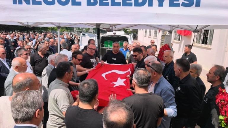 Öğrenciler de öğretmenler de gözyaşlarına boğuldu