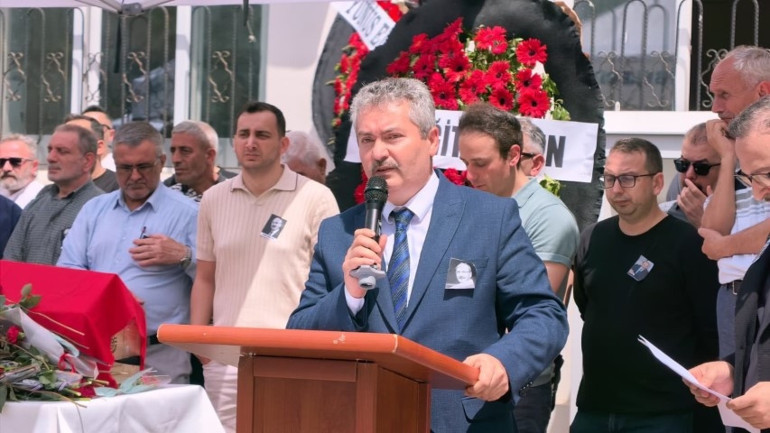 Öğrenciler de öğretmenler de gözyaşlarına boğuldu