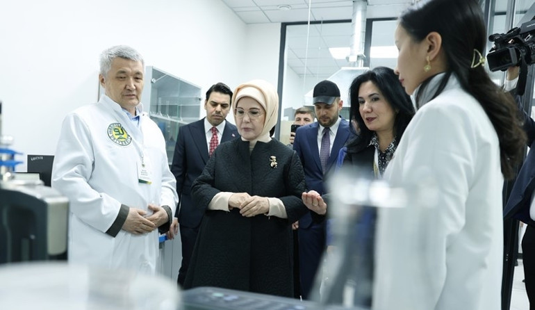 Emine Erdoğan, Kazakistanda sıfır atık laboratuvarının açılışına katıldı