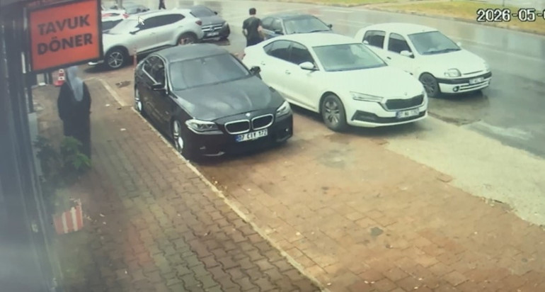 Arsa tartışmasında Amineyi 4 el ateş edip öldürdü