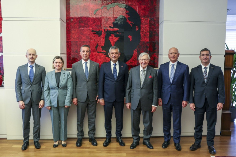 CHP Genel Başkanı Özgür Özel, Koç Holding Şeref Başkanı Rahmi Koç ile görüştü