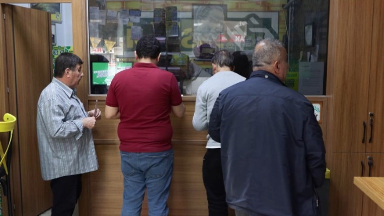 Duyan koşuyor: Bayilerde yoğunluk oluştu | Türkiye şans oyunları tarihindeki en yüksek ikramiye olacak... Çılgın Sayısal Loto’da tutar 1 milyarı aştı