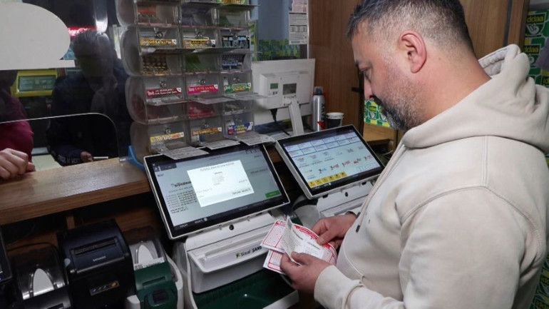 Duyan koşuyor: Bayilerde yoğunluk oluştu | Türkiye şans oyunları tarihindeki en yüksek ikramiye olacak... Çılgın Sayısal Loto’da tutar 1 milyarı aştı
