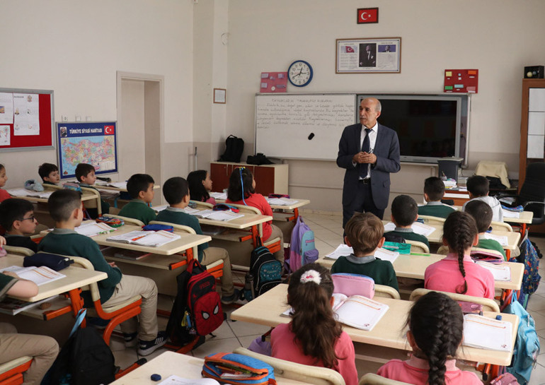 Dede ile torun aynı sınıfta