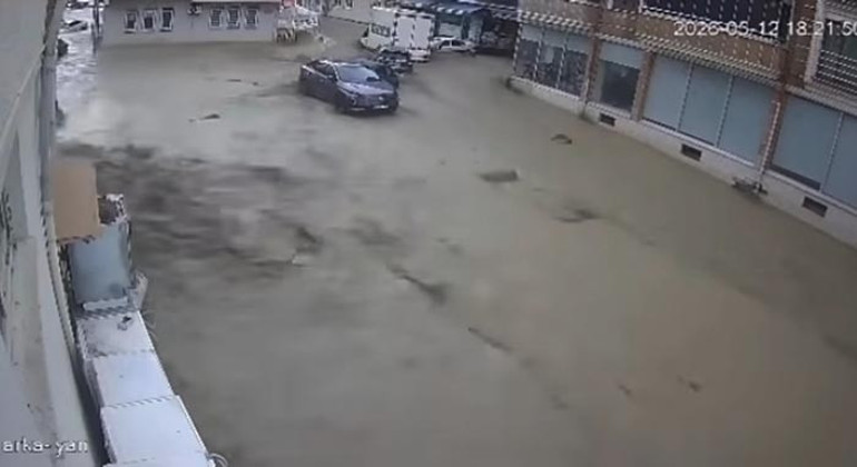 Araçlar böyle sürüklendi