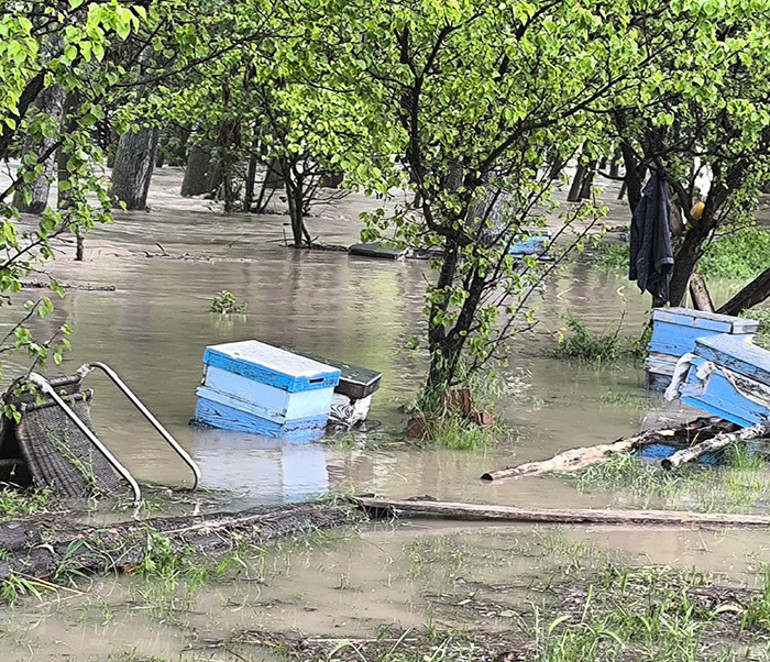 Kuvvetli yağışlar başlıyor: Sağanak ve fırtına geliyor | Meteoroloji saat vererek uyardı: Sıcaklıklar batıda artıyor, doğuda düşüyor