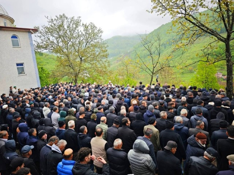 Anne ile oğlu aynı gün hayatını kaybetti