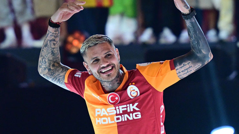 Şampiyon Galatasaraydan 4x4lük kutlama